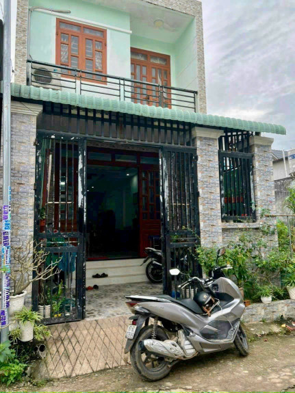 Nhà trệt lầu khu8 Phú Hoà-TP.TDM nhựa oto thông vị trí trung tâm đẹp gần trường chợ giá tốt