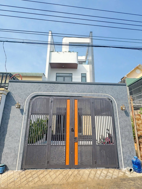 Nhà 1 trệt 2 lầu mới đẹp Khu8 Phú Hoà-TP.TDM nhựa 5m thông vị trí trung tâm gần trường chợ,tiện ích miễn bàn giá tốt