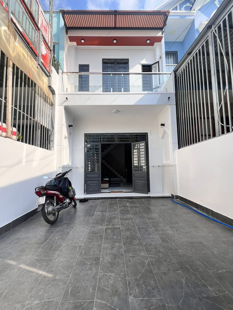 Nhà trệt lầu còn mới khu phố Phú Hoà 8-phường Phú Lợi-TP.HCM nhánh hẻm 385 Lê Hồng Phong,đường oto giá êm