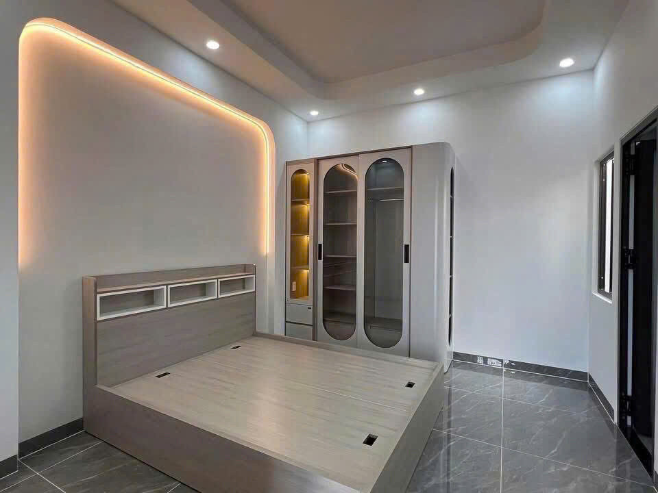 Chính chủ bán nhà phố đẹp ngay mặt tiền Lê Hữu Nghĩa, TP. Tân An, 68m², sổ riêng, giá 2,1 tỷ