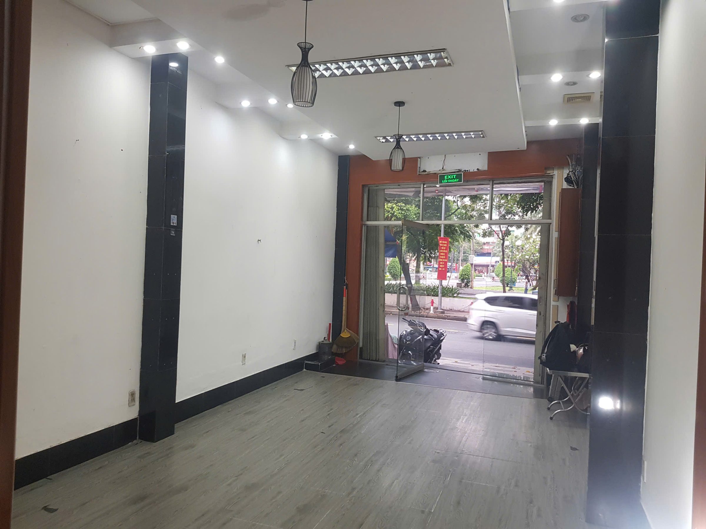 Mặt tiền nhà cho thuê làm văn phòng, khu vực trung tâm
