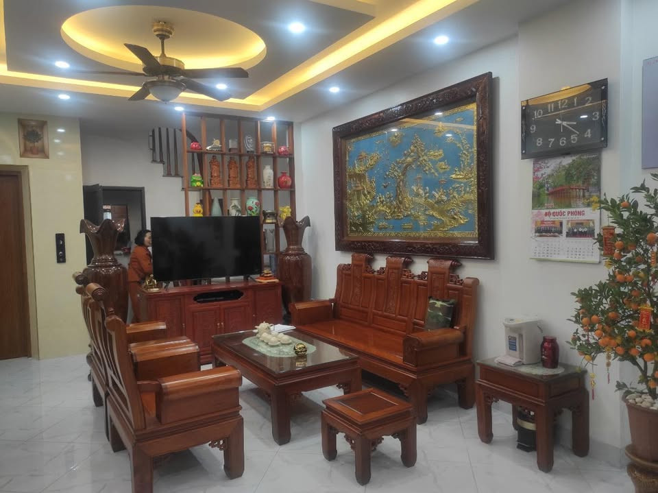 Bán nhà Mặt Phố Lê Lợi Hà Đông 40m 6 tầng Thang máy, Kinh Doanh, Ô tô tránh, Nhỉnh 13 tỷ