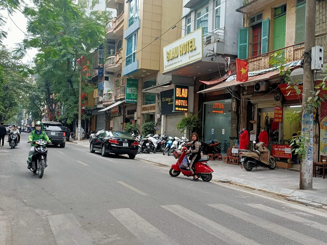 Bán gấp nhà phố Lê Lợi, Hà Đông, 4 tầng, MT 8m, chỉ 10,5 tỷ