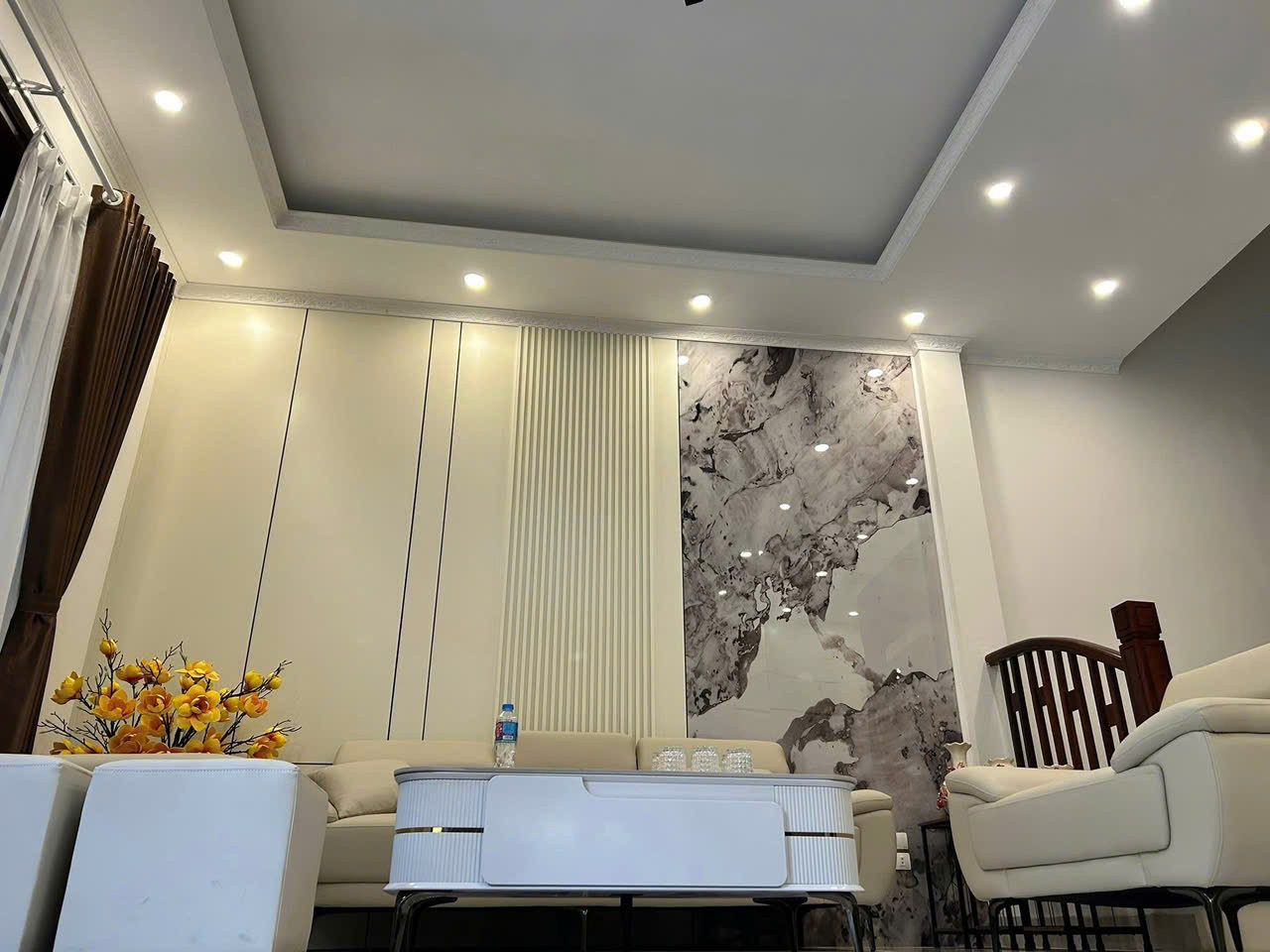 BÁN NHÀ ĐẸP LỆ MẬT, VIỆT HƯNG, NGÕ CỰC NÔNG ,THANG MÁY NHẬP KHẨU,10M RA Ô TÔ