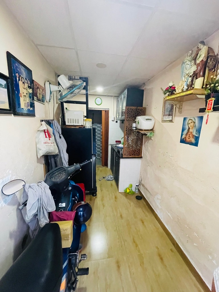 Bán nhà HXT Lê Ngã, gần Âu Cơ, Tân Phú, 3 tầng, chỉ hơn 1 tỷ