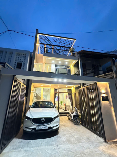 🏡 Tuyệt Phẩm Nhà 3 Tầng – Kiệt Ô Tô Lê Ngô Cát – Ô tô đậu trong sân nhà