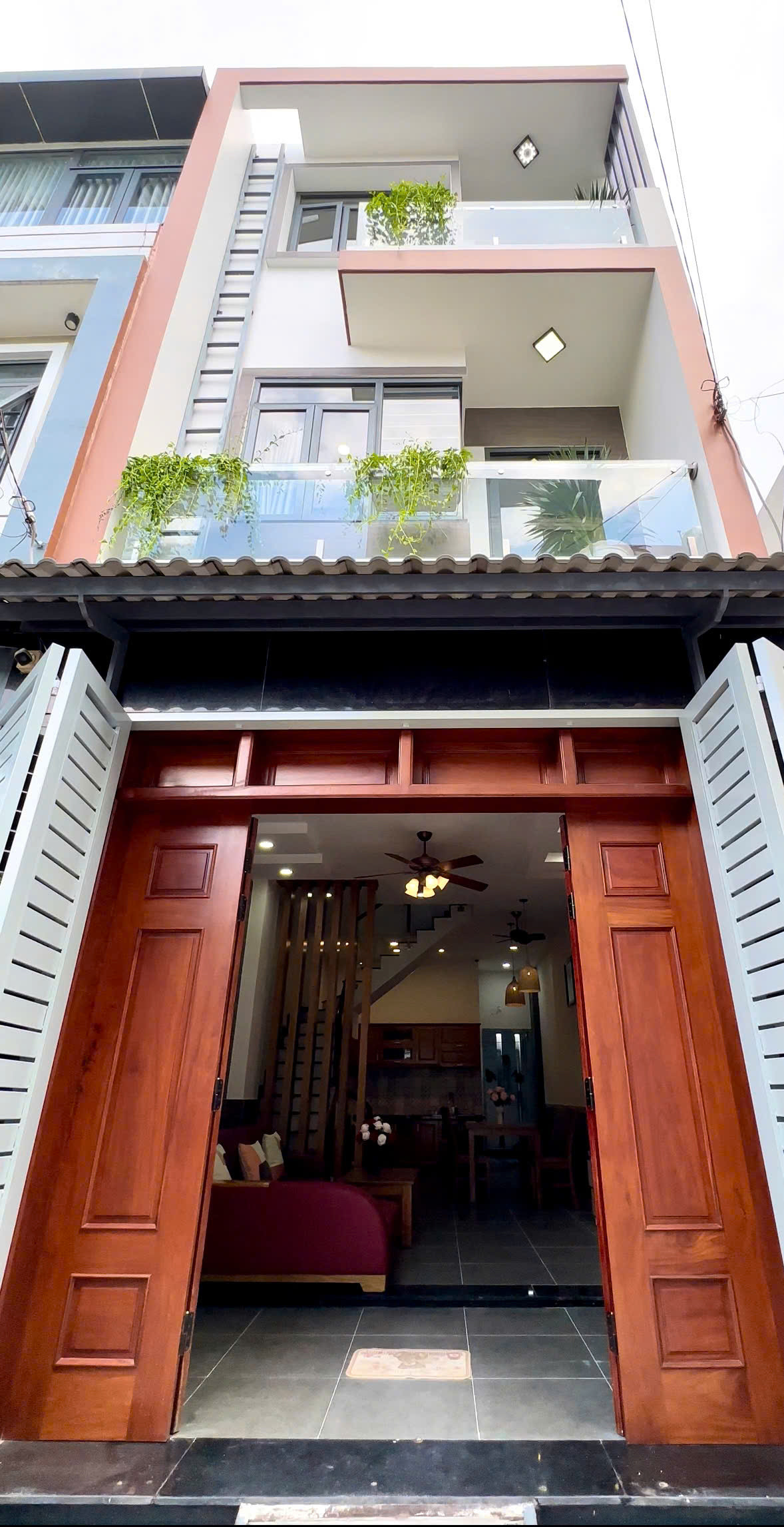 Anh Quang bán nhà về quê chăm ba mẹ gần MT Lê Quang Định, P. Gò Vấp – 60m2 giá 2tỷ990tr. Sổ sẵn