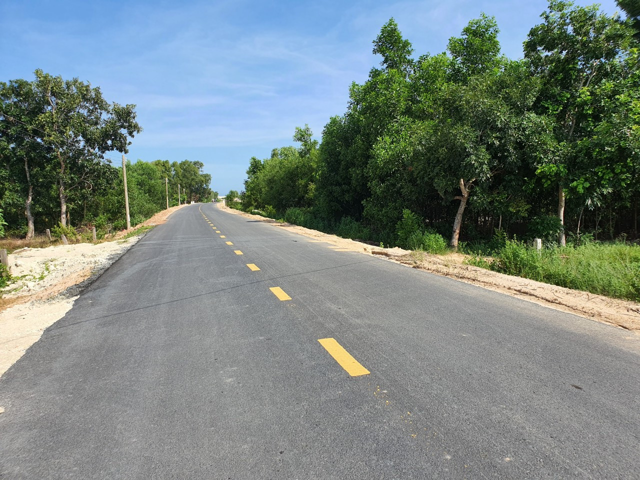 Bán 22.5m x 50m đất 2 mặt tiền Lê Quang Định, thị xã LaGi gần Biển giá đầu tư