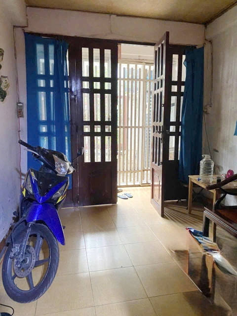 Nhà hẻm 2.5m thông Lê Quang Kim P9Q8, giá 3.18 tỷ