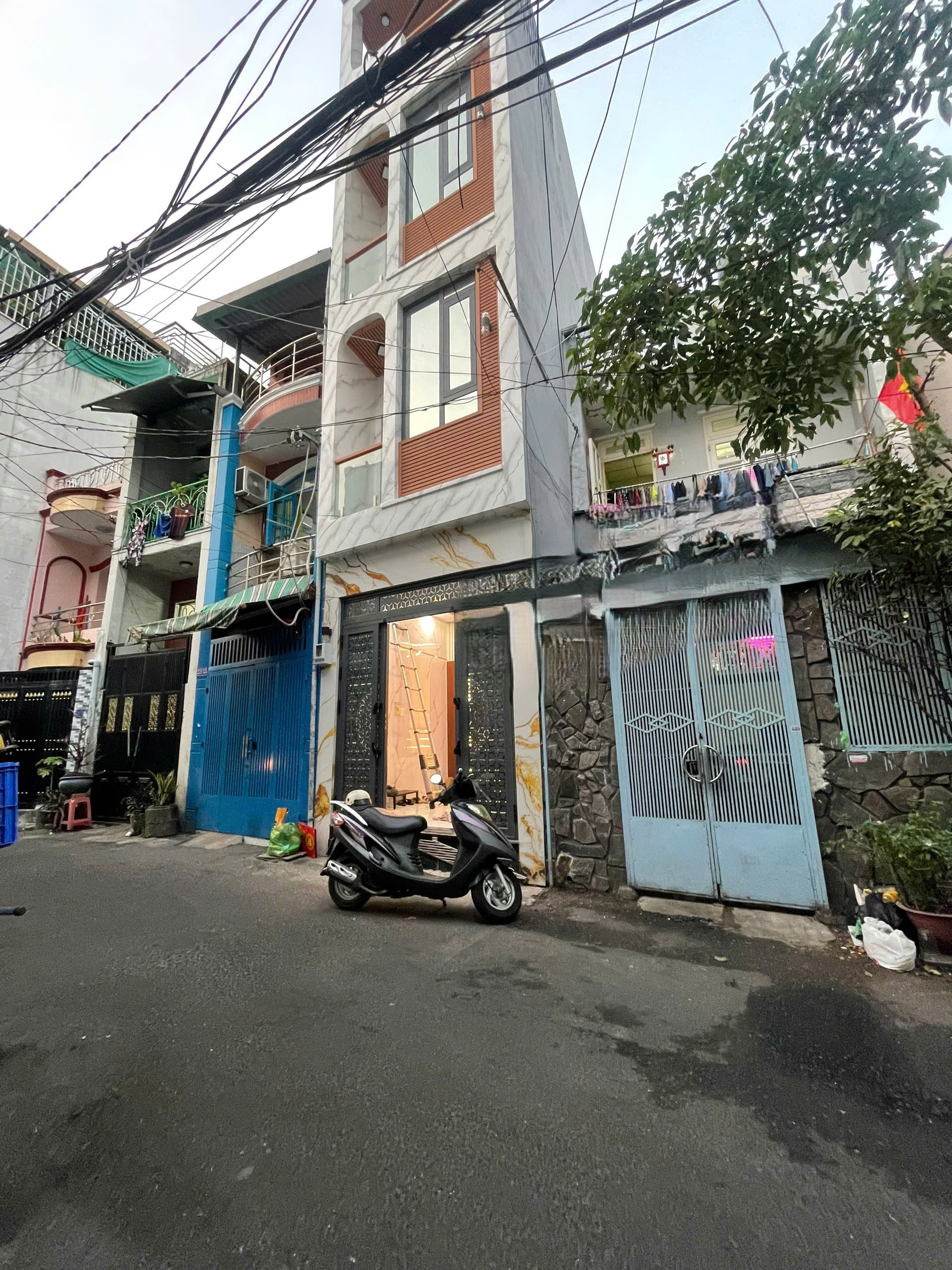 BÁN NHÀ GẦN CHỢ BÌNH TÂY – MAI XUÂN THƯỞNG Q6 – 6PN – FULL NỘI THẤT