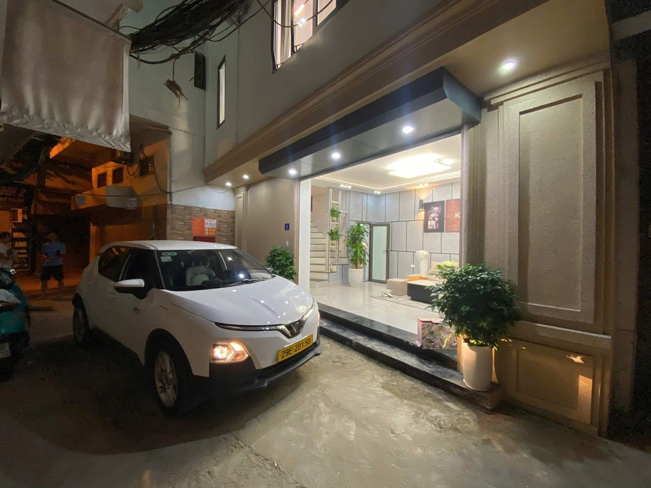 Duy nhất 1 căn!!! phố Lê Quý Đôn, Dt 38m2, 4t, mt 7m, ô tô đỗ cửa kinh doanh.