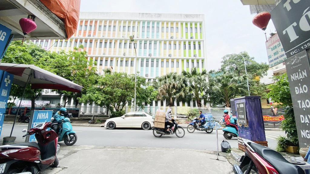 B.á.n nhà mặt phố Lê Quý Đôn 70m- MT6.4m- 2 THOÁNG-Ô TÔ TRÁNH – kinh doanh giá 9.7 tỉ có tl (Nói KHÔNG với tin ảo).
