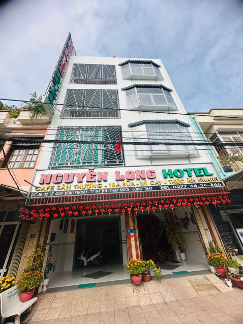 KHÁCH SẠN ĐẸP - GIÁ TỐT Chính chủ cần bán gấp khách sạn mặt phố Thị trấn Mỹ An, Tháp Mười, Đồng Tháp