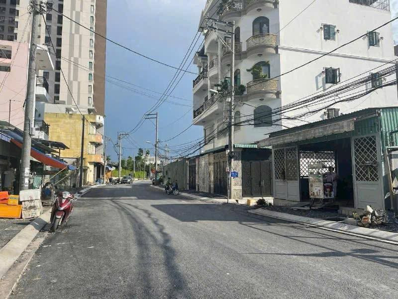 Ngang 4 tỷ có lô đất full thổ cư - 102m2 - 5x20.5 - HXH - ngay chung cư Akari city An Lạc - Bình Tân
