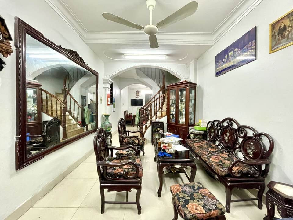 Bán nhà phố Lê Thanh Nghị, Hai Bà Trưng, lô góc, nhà dân xây, ngõ rộng, trước nhà thoáng sáng