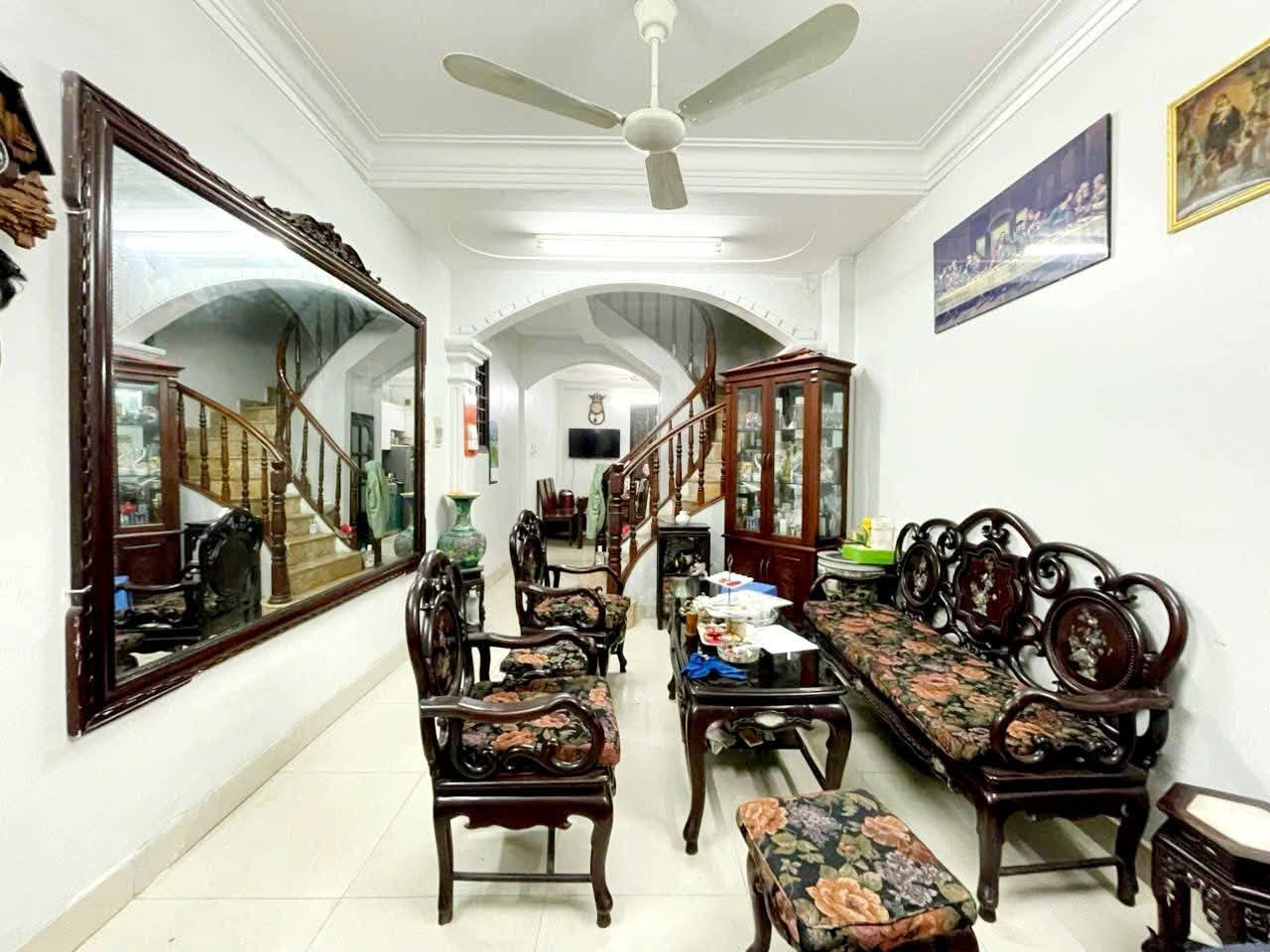 Bán Nhà!  Lê Thanh Nghị,Ngõ Rộng,Lô Góc,Gần Phố,DT: 43m2 x 4 Tầng,Giá: 10.8 tỷ