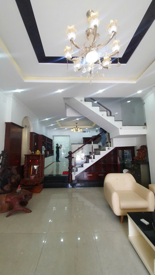 BÁN NHÀ 3 LẦU – MẶT TIỀN NHỰA THCS TÔ KÝ – GIÁ CHỈ 6.5 TỶ