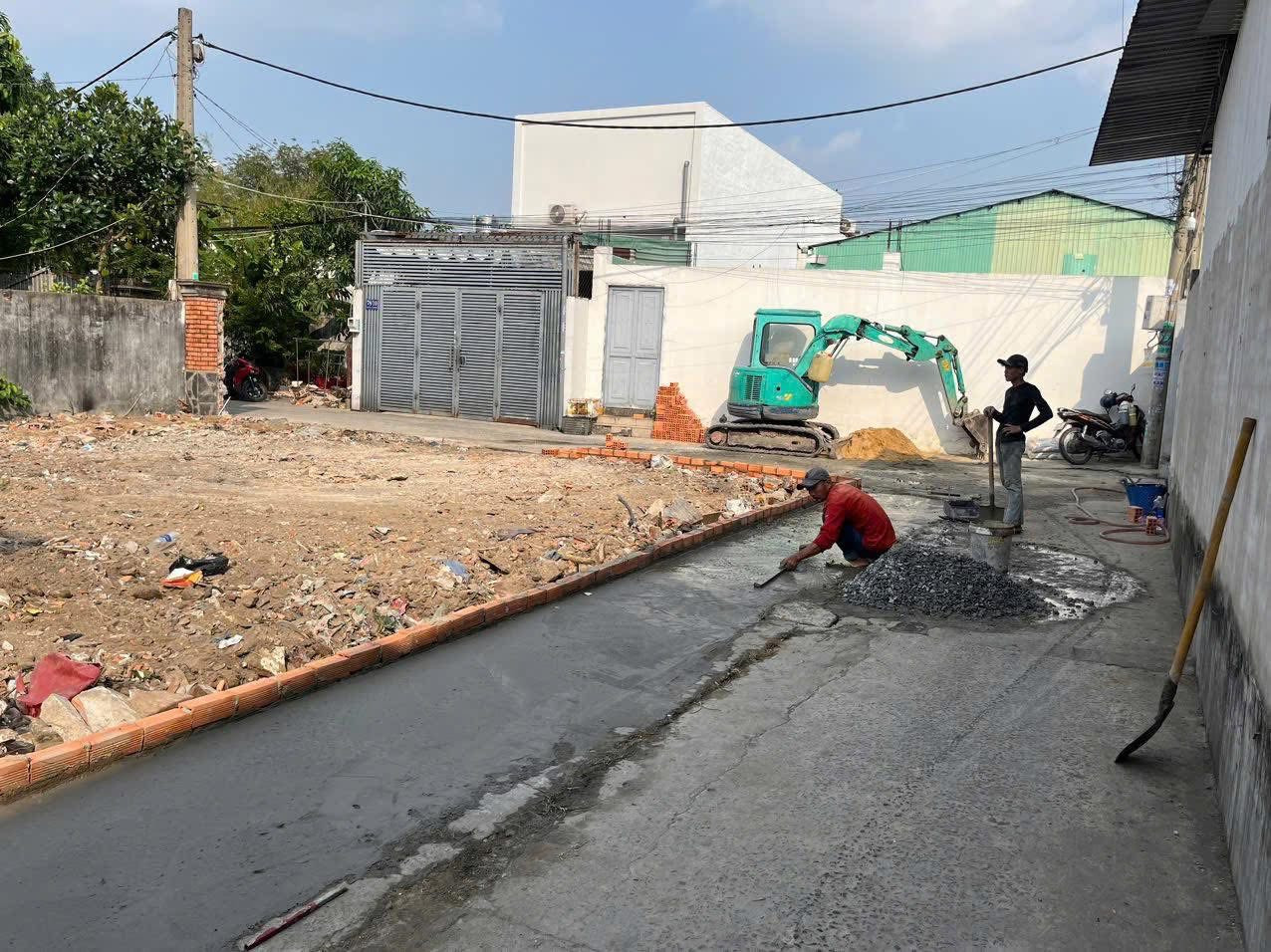 Bán đất hẻm xe hơi Lê Thị Hồng Gấm, giá 2.4 tỷ