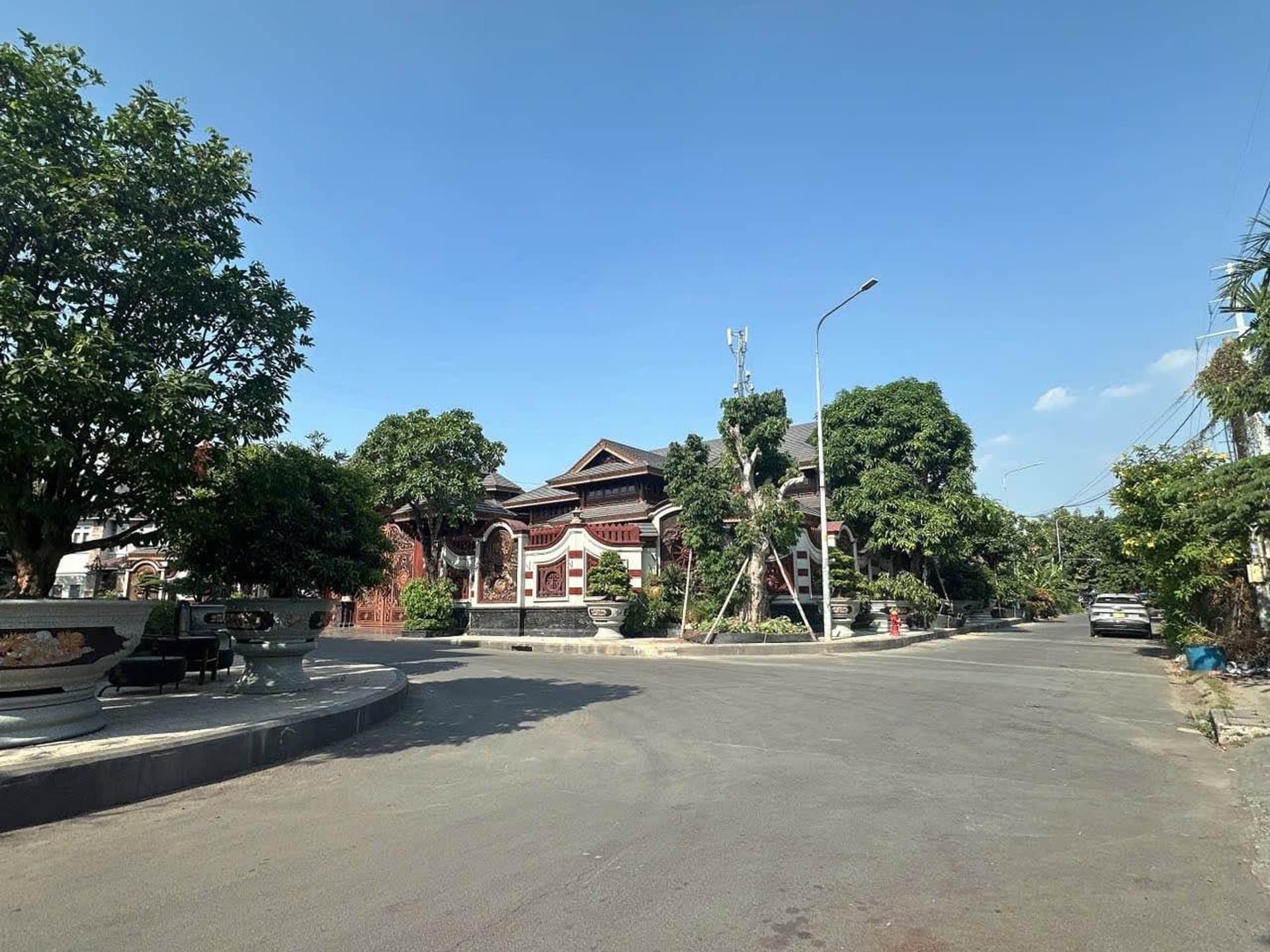 Bán đất mặt tiền Lê Thị Riêng Thới An, 7x20m, khu VIP kinh doanh sầm uất, gần QL1, sổ hồng riêng