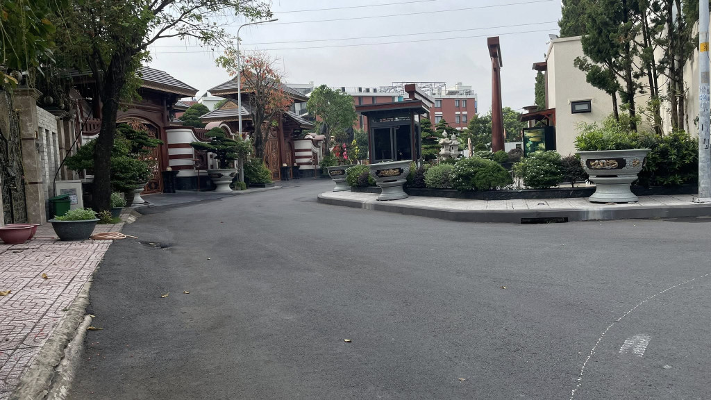 BÁN GẤP  BIỆT THỰ 240M2 – KHU DÂN CƯ  VIP QUẬN 12