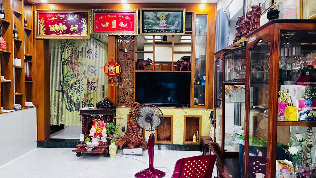 BÁN NHÀ PHÚ LỢI,Diện tích đất: 9m x 20m (180m²),Diện tích sàn xây dựng: 397,2m²