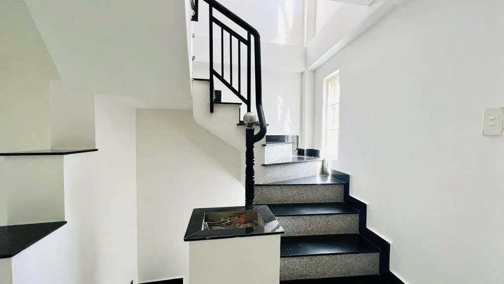 BÁN NHÀ MỚI, SÁT MẶT TIỀN, 3 TẦNG, NGAY LÊ TRỌNG TẤN, TÂY THẠNH, TÂN PHÚ