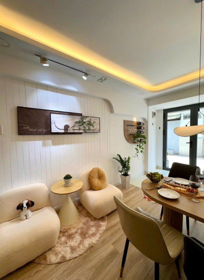 BÁN NHÀ ĐƯỜNG LÊ TỰ TÀI - NHÀ ĐẸP NỞ HẬU - CĂN GÓC 2MT - HẺM XE HƠI - TRUNG TÂM PHÚ NHUẬN - 2 TẦNG - 2 PN - NHÌNH 4 TỶ