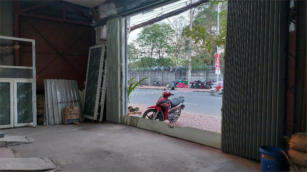 Bán nhà mặt phố Lê Văn Chí, Linh Trung, Thủ Đức - 210m2, 32 tỷ