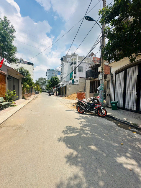 Bán đất - hẻm xe hơi - 104m2 ngang 5m - Giá 6.x Tỷ - Bán gấp