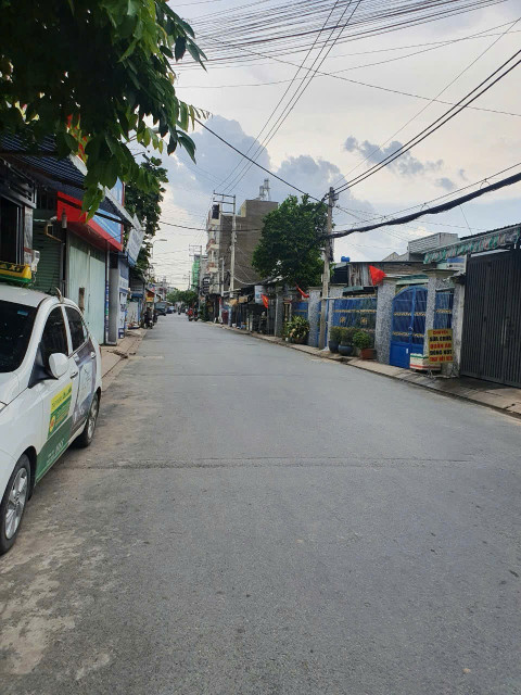 Bán nhà cấp 4 .giá rẻ 2mt hẻm. Lê văn khương