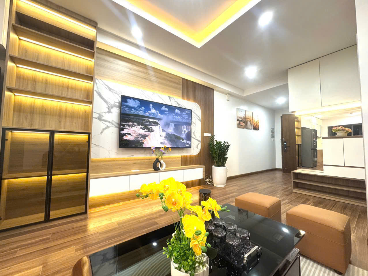 Bán gấp CH chung cư Vip Handiresco, 31 Lê Văn Lương, Thanh Xuân 70 m2  2PN. 5.98 tỷ
