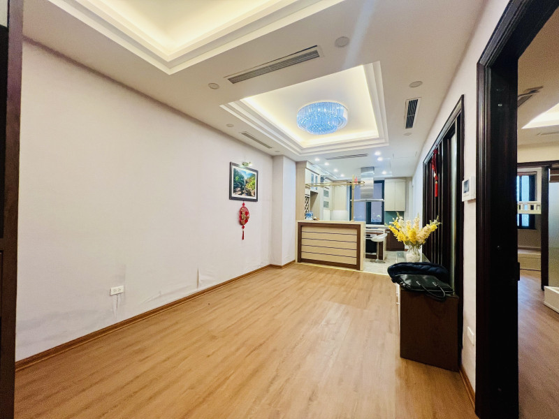 Bán căn hộ chung cư Khu đô thị Trung Hòa Nhân Chính, nhà đẹp ở luôn, 76m2, gần phố