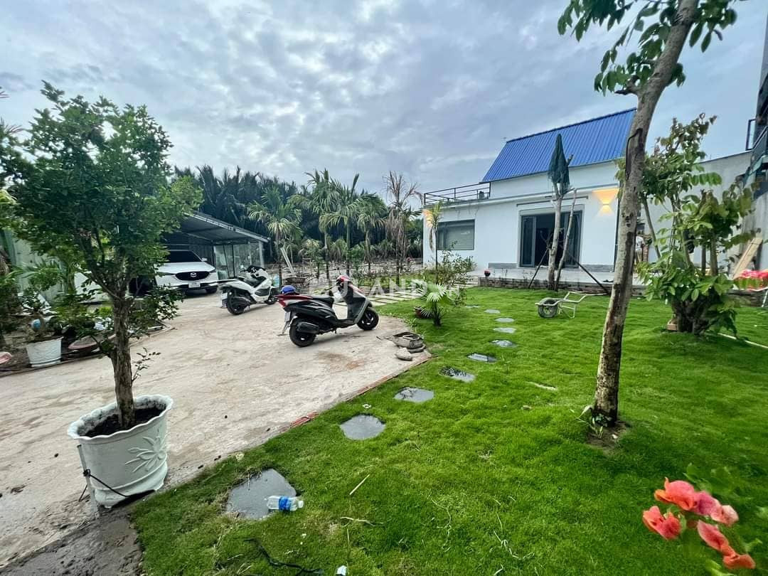 CẦN BÁN CĂN BIỆT THỰ ( 1664m2 THỔ CƯ ) BAO SANG TÊN SỔ