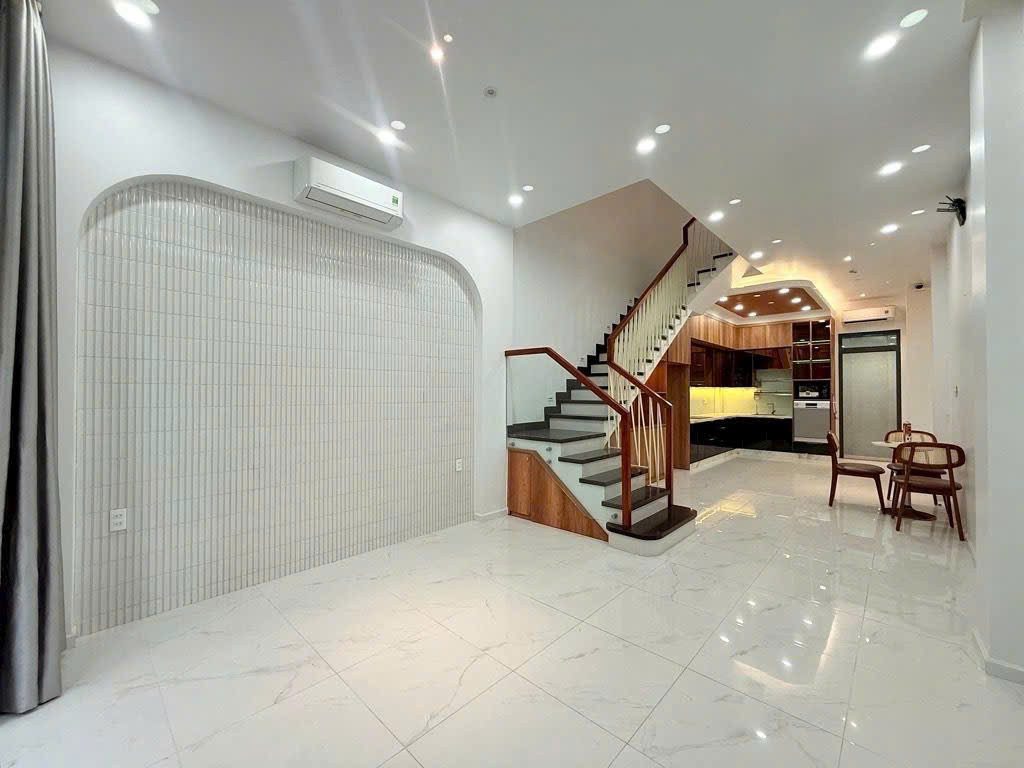 Bán Nhà Lê Văn Quới - HXH - 60m2 - 4 Lầu 4PN 4WC - Ở Liền Full NT - Chỉ 6 Tỷ xíu TL Mạnh