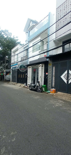 Bán nhà Bình Tân (hẻm xe hơi Lê Văn Quới); 4x11m; 2 lầu; 3PN; sổ hồng; 5,33 tỷ