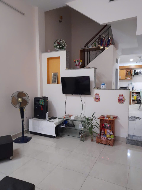Cần bán nhà HXH đường Lê Văn Sỹ, P.13, Q.3. Diện tích 5x12m, giá chỉ 11 tỷ.