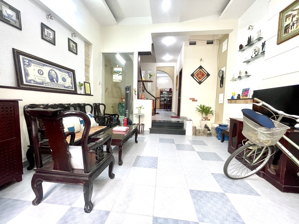 Gấp bán nhà q3, 4 tầng, sổ hồng riêng, chính chủ