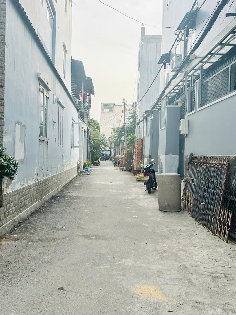 NHỈNH 5TỶ 63M2 4x16M 3TẦNG XE HƠI TỚI NHÀ SÁT BÊN CHUNG CƯ DREAMHOME