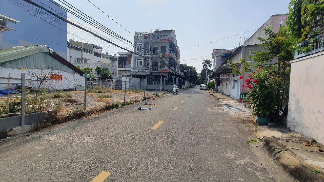 Bán đất GÓC 2 MT Đường – LÊ VĂN VIỆT, Tp. TĐ – SỔ RIÊNG – DT 288m2, GIÁ TỐT. LH 0909185988