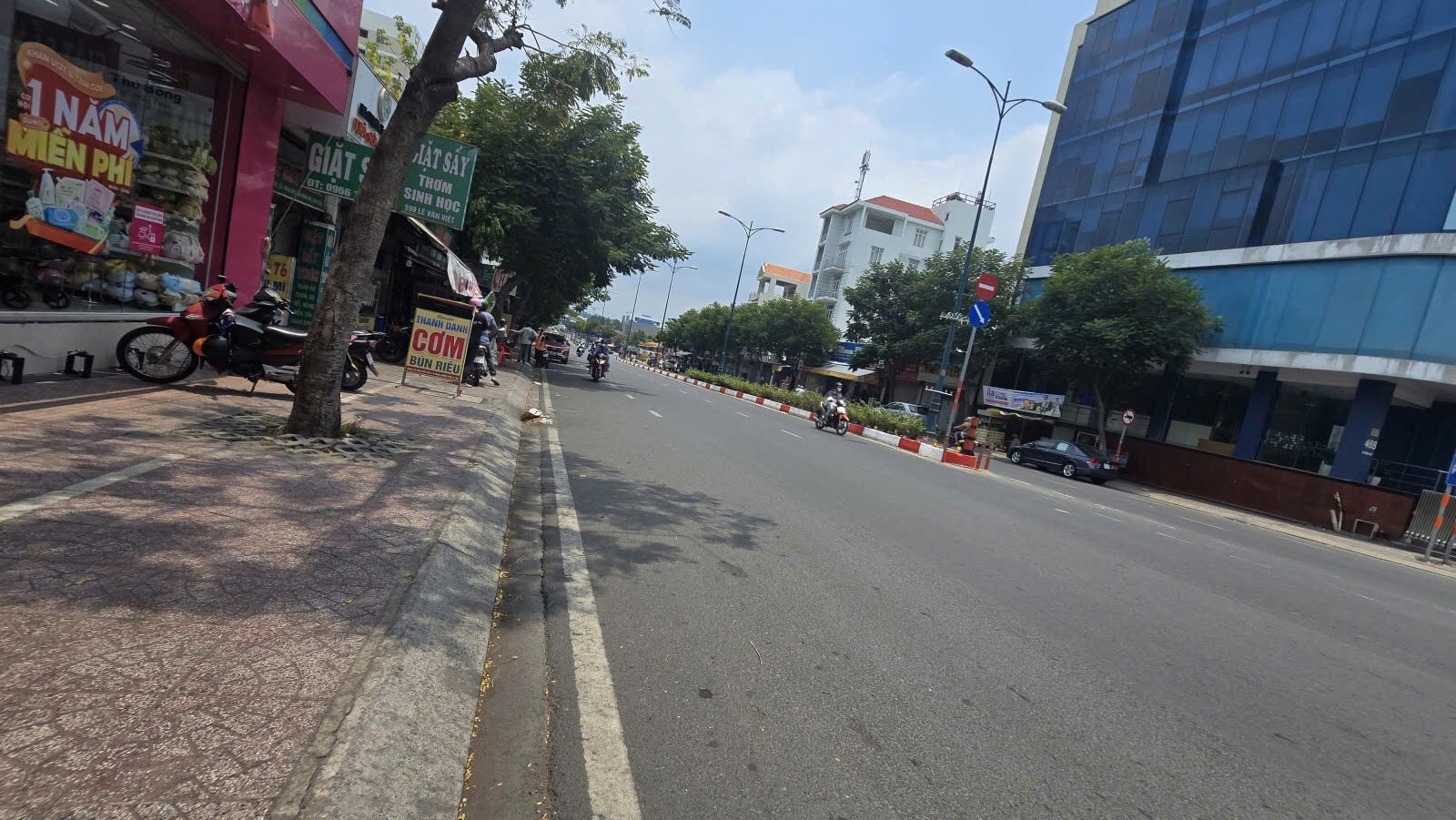 Bán nhà Mặt tiền Lê Văn Việt - gần Lã Xuân Oai, 14.6x26m, 2 Tầng, cho thuê 100tr, 58 tỷ.