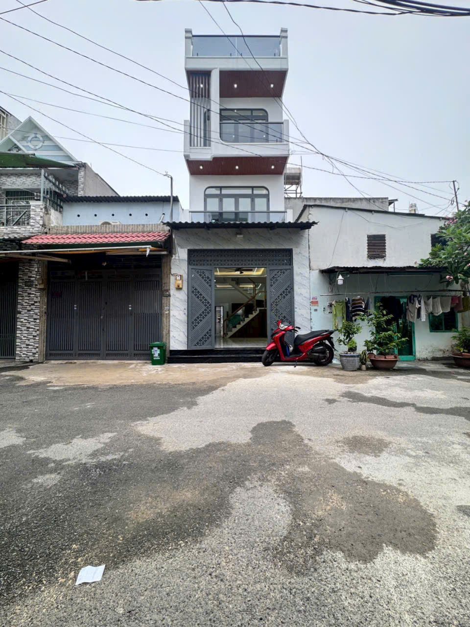 Bán nhà mới xây 2mt hẻm oto trước và sau liên khu 4-5, BHH B dt 48m2,2 lầu,4pn,5wc giá 4,95 tỷ