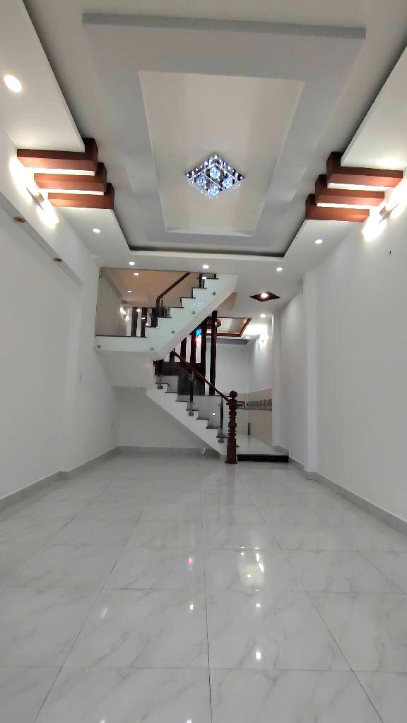 BÁN NHÀ ĐẸP CẠNH TÂ.N KỲ TÂN QUÝ - HẺM XE HƠI - 4PN - ( 4X14M )