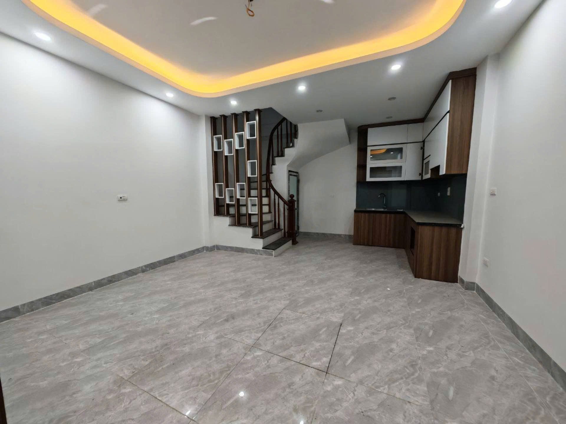 Bán nhà khu Liên Mạc - Diện tích 32m2, 5 tầng, 1 phòng khách, 3 PN - Giá nhỉnh 5 tỷ sổ đỏ chính chủ