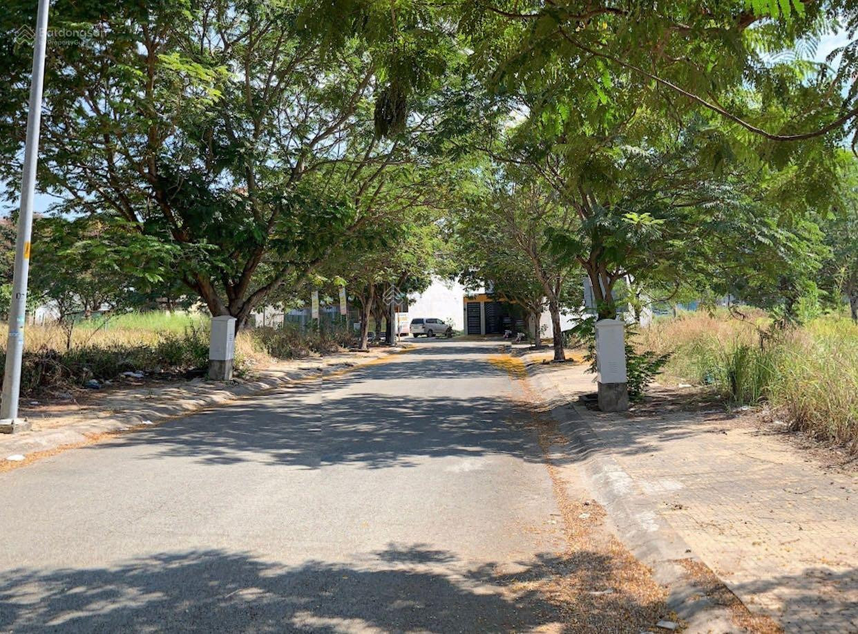 Lô đất ngộp ngay Chung Cư Khang Điền, giá 2.35 TỶ, MT Liên Phường, Phú Hữu, Quận 9, SHR, Liền kề Ga MeTro