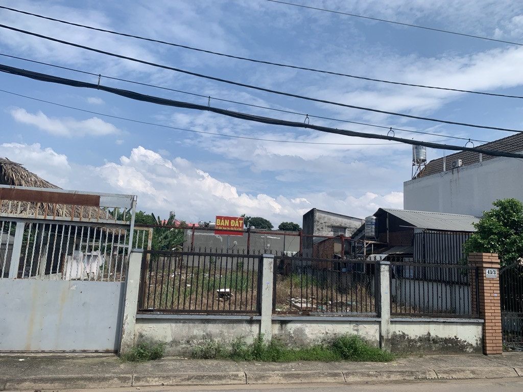 Bán đất Thổ cư 560m2 đường Liên xã Hóc Môn giá 20tỷ