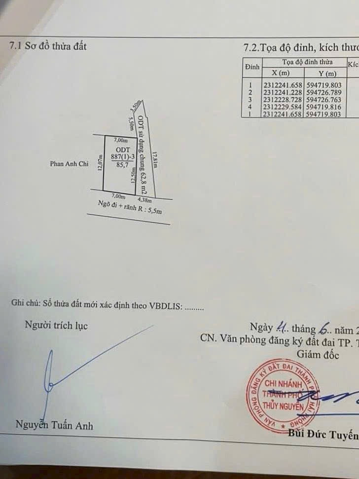Trục thôn đường đá
