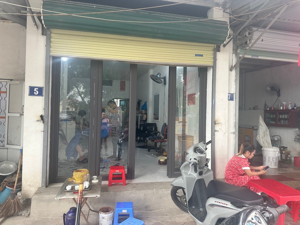 BÁN ĐẤT TẶNG NHÀ C4 GIA LÂM – HOÀNG LONG 60M  –NGÕ THÔNG, Ô TÔ NGỦ TRONG NHÀ. Chỉ nhỉnh 4 tỷ.
