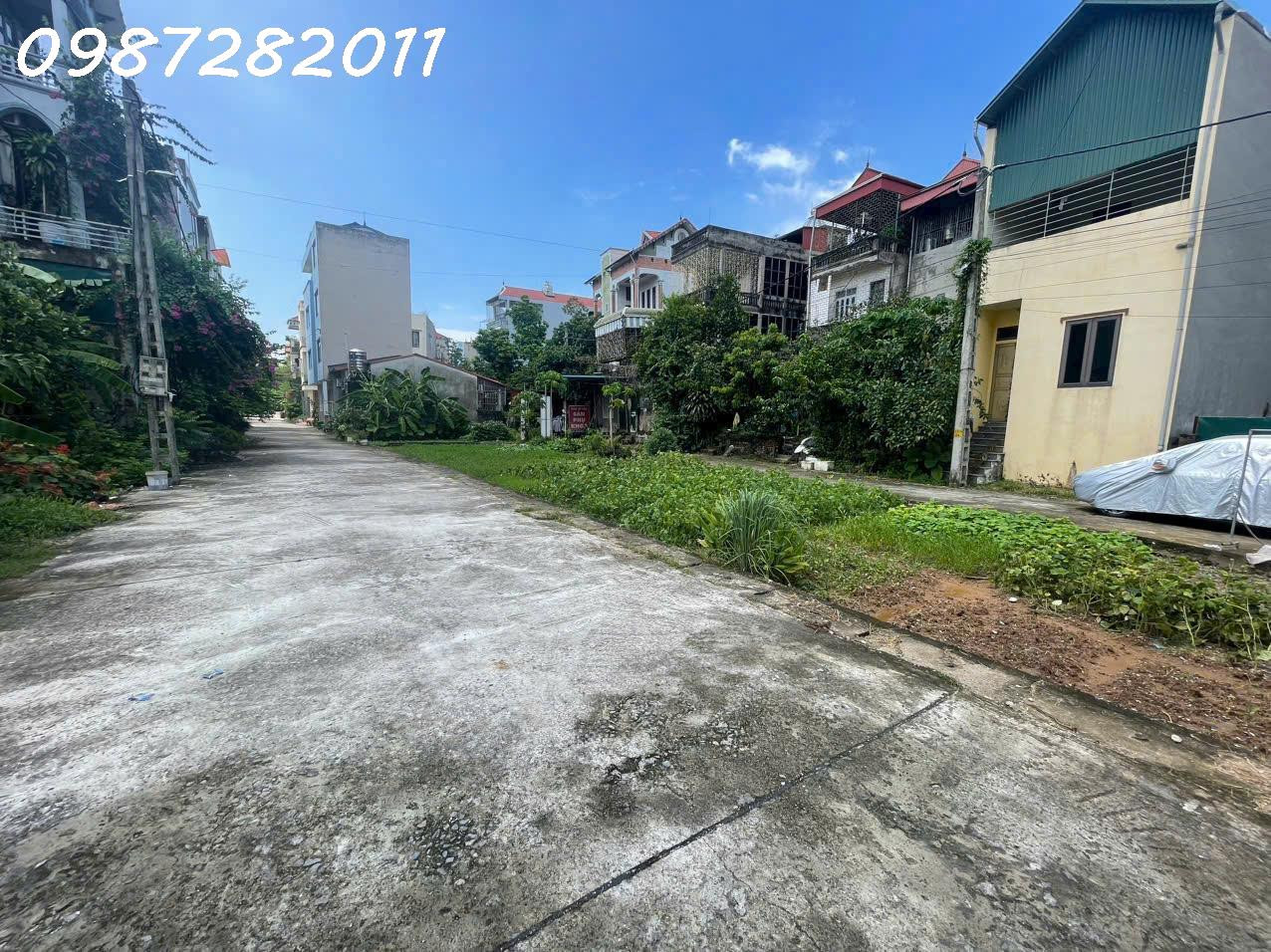 HOT 
em cần bán mảnh này  đại yên , chương mỹ 
65,8m nằm trung tâm phường chương mỹ 
liên hệ em :  0967594106-0987282011
