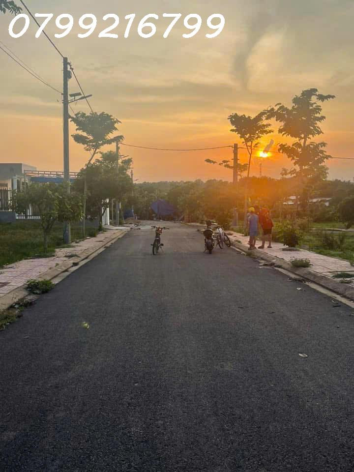 Đất nền giá rẻ sổ riêng thổ cư gần trường Quốc Tế Trịnh Hoài Đức trọn sổ 900 triệu .LH 0799 216 799 em Trinh.