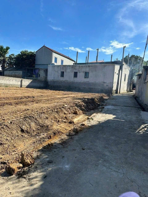 cc cần bán 791m đất thổ cư lẫn vườn giá có vài triệu /1m  đường ô tô thông